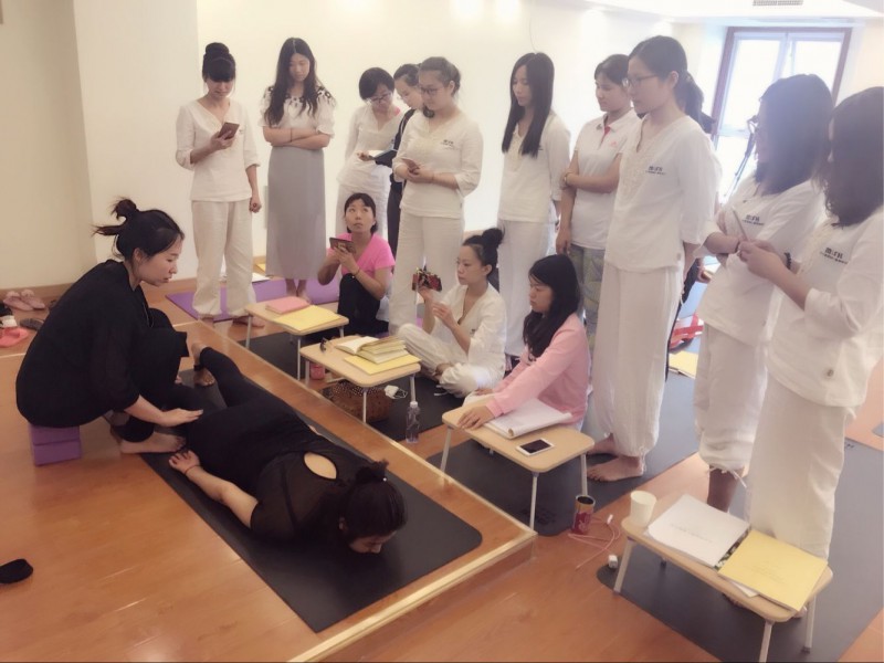 北京昌平区零基础瑜伽教练培训_瑜伽会员课、企业瑜伽课程