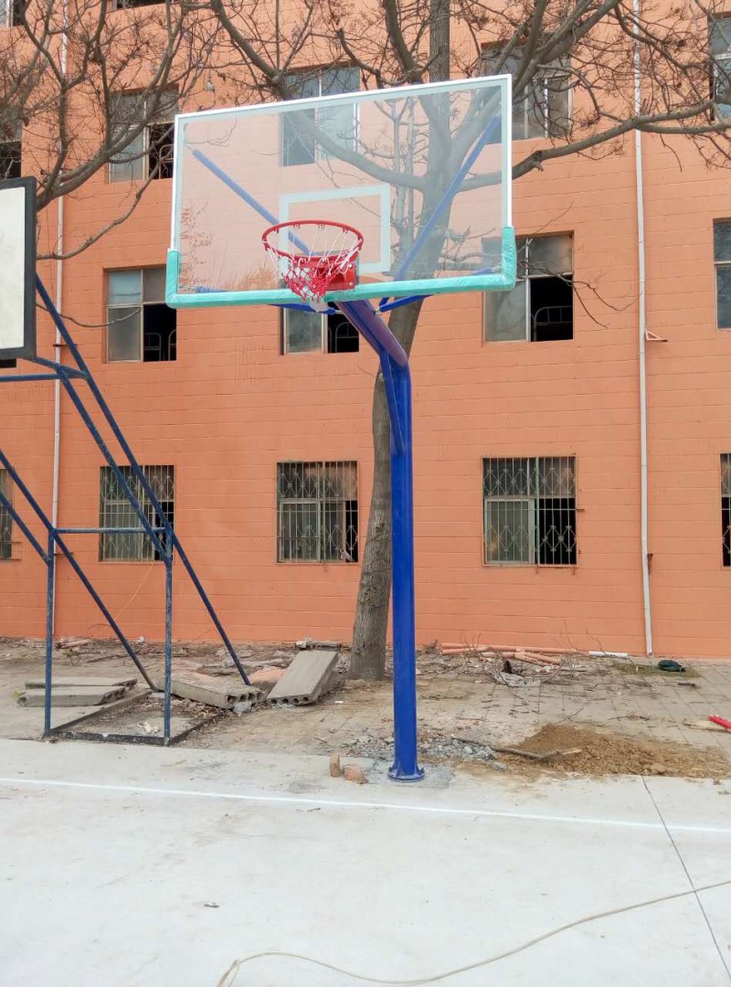 郑州厂家直销圆管地埋篮球架家用学校方便，价格便宜