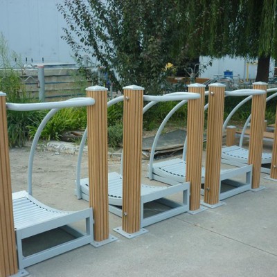 上海厂家直销专供室内外体育健身器材公园健身路径压腿器塑木