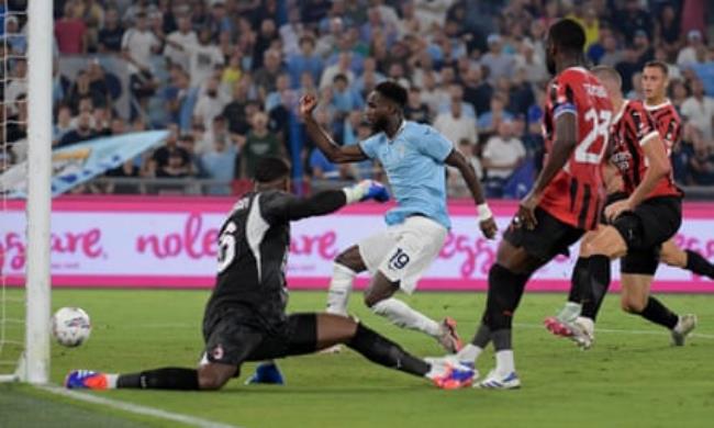 Boulaye Dia gets ahead of the Milan defence to slot home Lazio’s second goal of the game