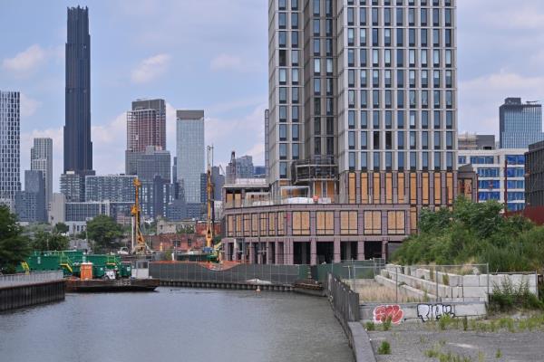 New Co<em></em>nstruction in Gowanus Canal.