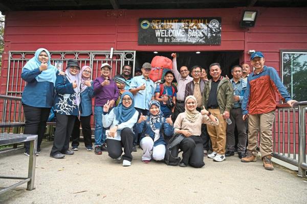 The delegation at the foothills of Mount Kinabalu.