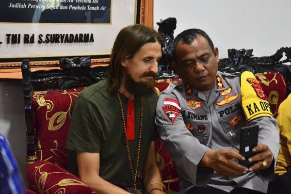Pilot Freed After 19 Mo<em></em>nths in Rebel Captivity in Indonesia&#8217;s Papua Region