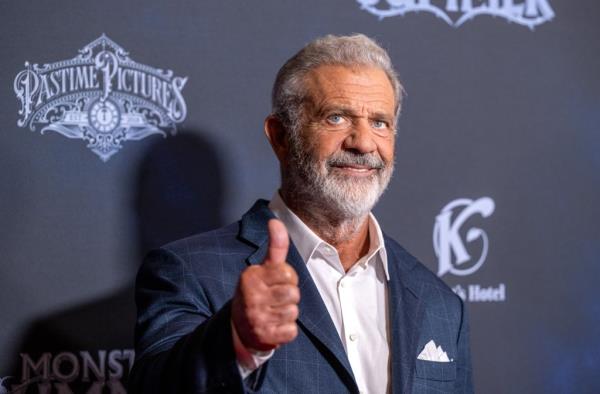 Mel Gibson at the "Mo<em></em>nster Summer" premiere