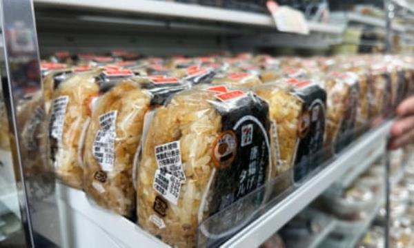 o<em></em>nigiri is for sale at a Japanese 7-Eleven co<em></em>nvenience store