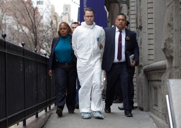 Scott met Savinski on a dating app and stole his credit cards after stabbing him to death.