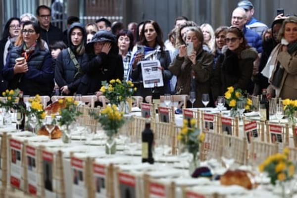 Places are laid out for the hostages in the JW3 community centre in Lo<em></em>ndon last year.