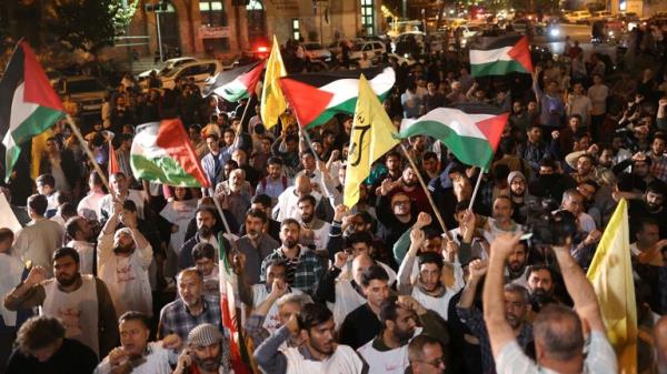 Demo<em></em>nstrators chant during an anti-Israel protest following an Israeli strike on Lebanon, in Tehran, Iran, September 28, 2024. Majid Asgaripour/WANA (West Asia News Agency) via REUTERS ATTENTION EDITORS - THIS IMAGE HAS BEEN SUPPLIED BY A THIRD PARTY.