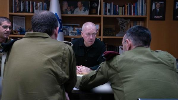 Yoav Gallant holds a meeting with senior IDF officers. Pic: Israeli defence ministry 