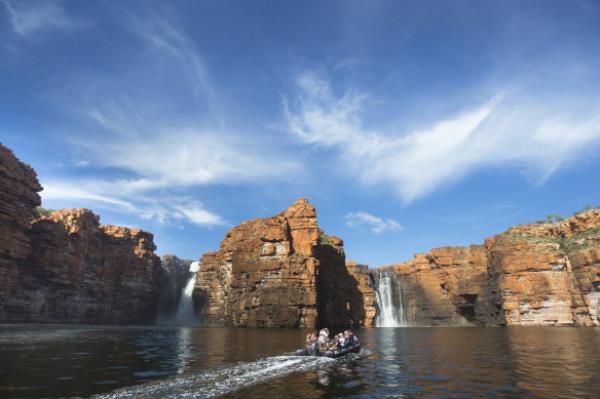 This prehistoric playground is famed for its rugged terracotta plateaus, winding rivers and ancient gorges.