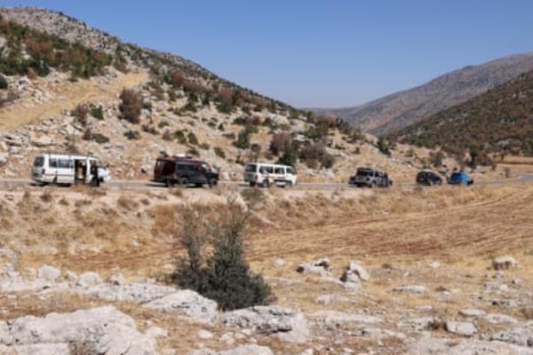A co<em></em>nvoy of people leaving Shebaa in southern Lebanon