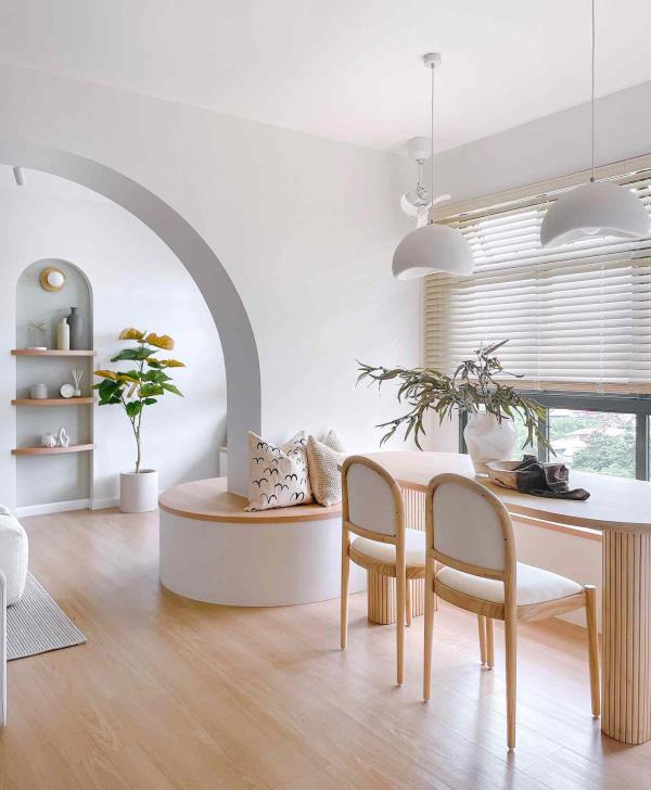 minimalist decorated dining room