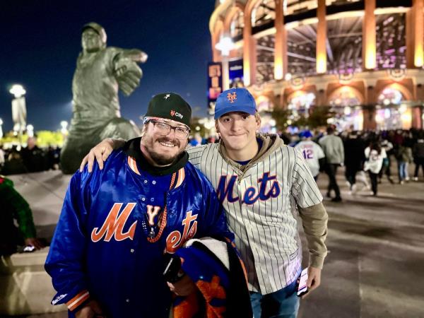 Jesse Friedman, 33, a full-time ba<em></em>seball coach and Mets superfan looked ready to step into left field as he was decked out in head-to-toe team gear.