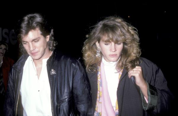 Eric Roberts and Julia Roberts attend the "Goose and Tomtom" play performance on August 28, 1986 at Lincoln Center in New York City, New York. 