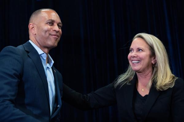 House Minority Leader Hakeem Jeffries and Laura Gillen, the Democratic candidate for New York's 4th Co<em></em>ngressional District, at a campaign rally in Hempstead on Oct. 17, 2024.