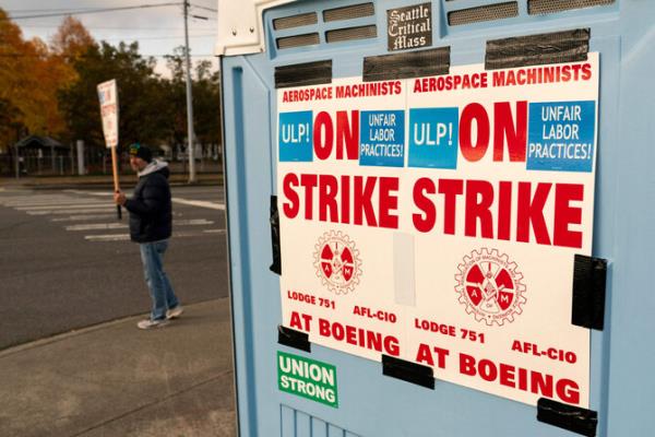 Vote to co<em></em>ntinue strike exposes Boeing workers’ anger over lost pensions