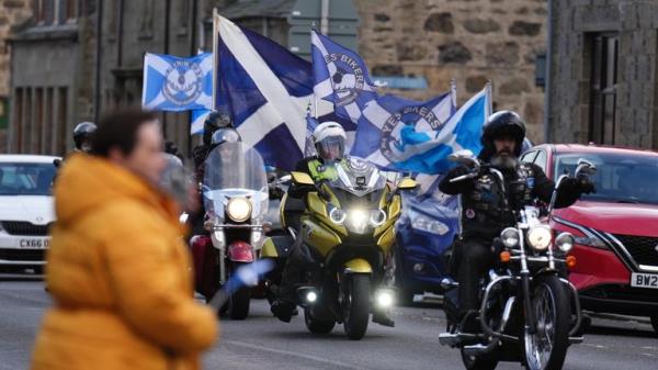 Yes Bikers in Fraserburgh as the funeral cortage of Scotland Alex Salmond arrives at Fraserburgh Funeral Services, after his repatriation to the UK following his death on Saturday afternoon at the Institute for Cultural Diplomacy Forum in the North Macedo<em></em>nia lake-resort town of Ohrid. Picture date: Friday October 18, 2024.