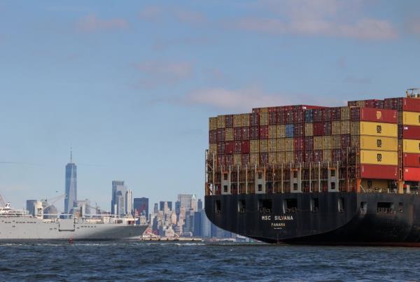 Shipp with conatiners