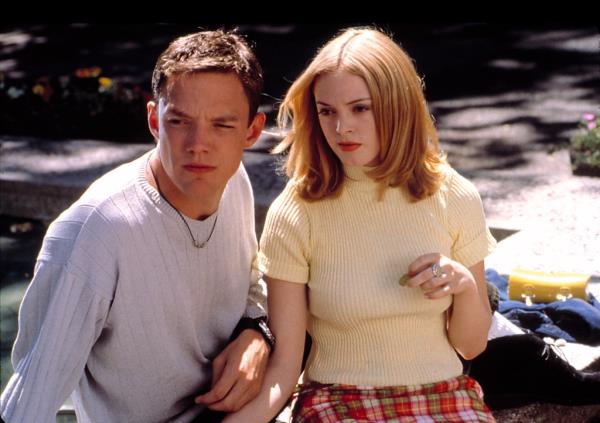 Matthew Lillard and Rose McGowan in the 1996 slasher.