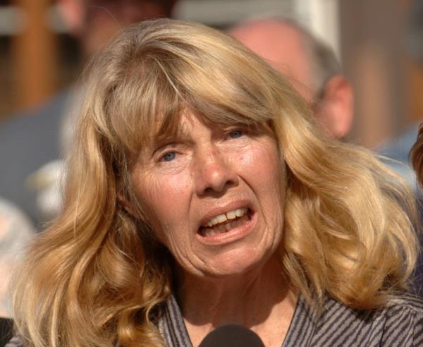A closeup of LaDo<em></em>nna Davis as she spoke to the press in 2005.