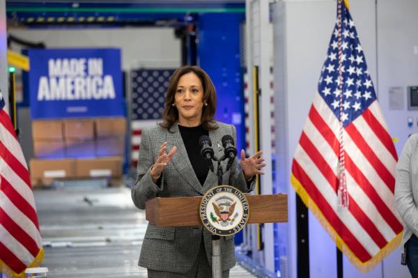 Democratic presidential nominee U.S. Vice President Kamala Harris speaks at Hemlock Semico<em></em>nductor during a campaign stop on October 28, 2024 in Saginaw, Michigan.